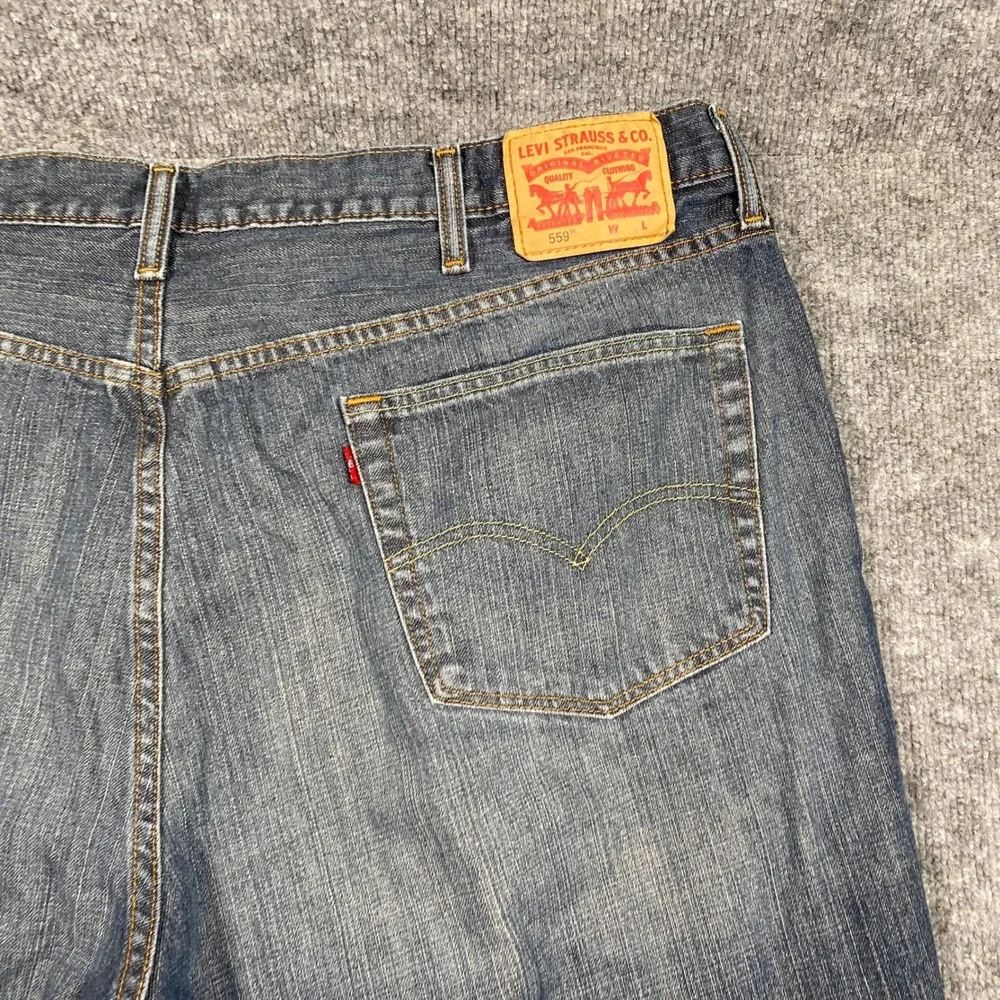 Levis 559 Relaxed Straight Jeans Mens 48x34 Medium Wash Blue Denim (Act 44x31)‎